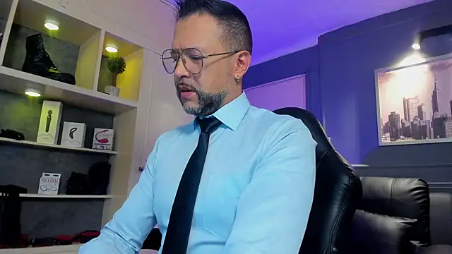 MrFrank tattoo online show from December 4, 2025, 12:36 pm