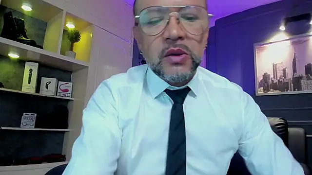 MrFrank tattoo online show from January 8, 2026, 12:07 pm