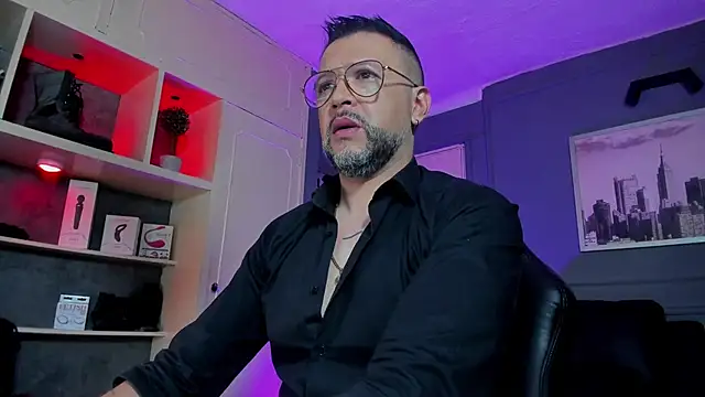 MrFrank tattoo online show from February 13, 2026, 11:28 am