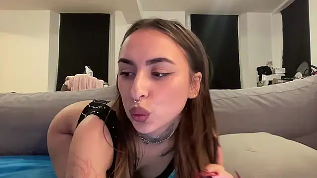 Snapshot of onefire56 chatting on January 2, 2025, 9:07 pm onefire56 online show from January 2, 2025, 9:07 pm