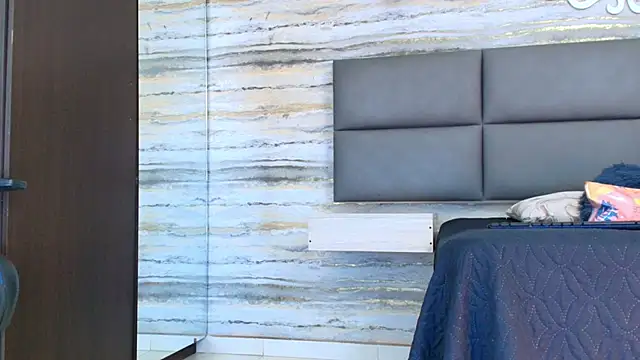 Snapshot of oliver__brown chatting on January 17, 2026, 11:52 pm oliver brown online show from January 17, 2026, 11:52 pm