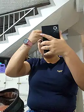 LizzRouse online show from October 18, 2025, 12:28 pm