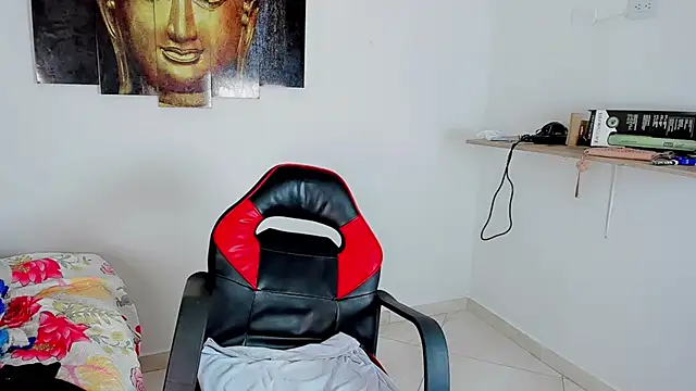 little tsgirl  online show from February 7, 2026, 1:26 pm