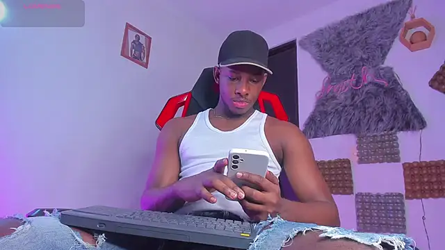 Snapshot of Baby_smith chatting on March 3, 2025, 12:04 am Baby smith online show from March 3, 2025, 12:04 am