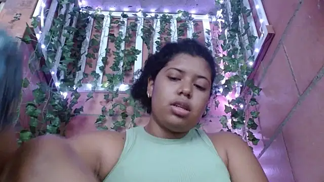 Snapshot of belindathompson chatting on December 27, 2024, 9:54 pm belindathompson online show from December 27, 2024, 9:54 pm