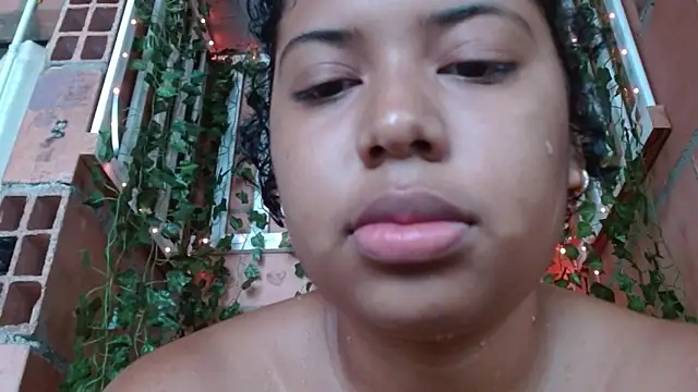 Snapshot of belindathompson chatting on December 29, 2024, 6:49 pm belindathompson online show from December 29, 2024, 6:49 pm