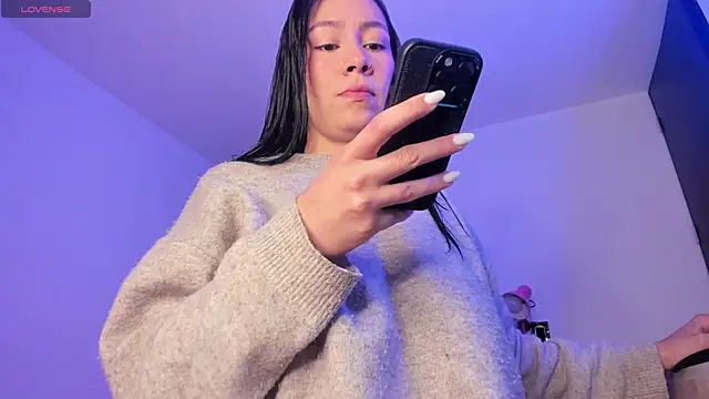 Snapshot of perla7777 chatting on September 25, 2025, 12:25 am perla7777 online show from September 25, 2025, 12:25 am