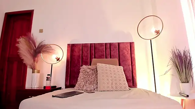 Snapshot of Amber__Davis chatting on December 7, 2024, 4:25 pm Amber Davis online show from December 7, 2024, 4:25 pm