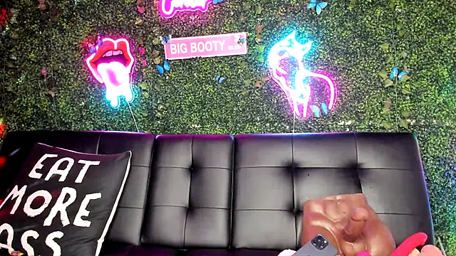 ThickAssRena online show from December 14, 2024, 9:45 pm