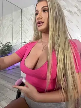 Snapshot of SinwithAmy chatting on December 17, 2025, 4:57 pm SinwithAmy online show from December 17, 2025, 4:57 pm