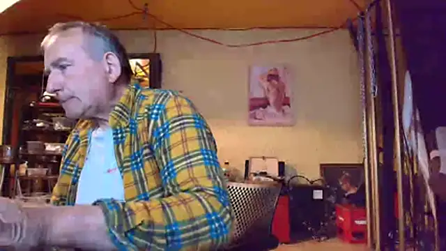 Snapshot of jeanlulu chatting on May 16, 2026, 8:18 pm jeanlulu online show from May 16, 2026, 8:18 pm