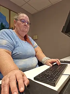Hornybbw1978 online show from July 10, 2026, 5:23 am