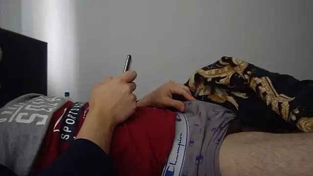 Snapshot of MontanaHamburg chatting on December 15, 2024, 11:55 am MontanaHamburg online show from December 15, 2024, 11:55 am