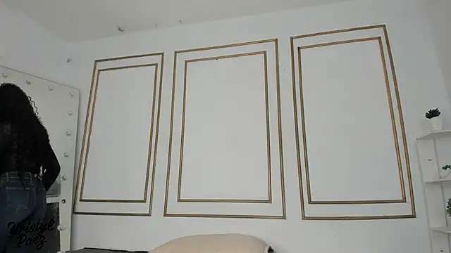 kristyl paez online show from January 14, 2026, 1:39 pm