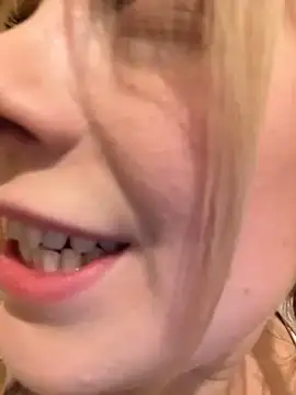 Snapshot of CherryAuroraa chatting on December 25, 2024, 10:05 pm CherryAuroraa online show from December 25, 2024, 10:05 pm