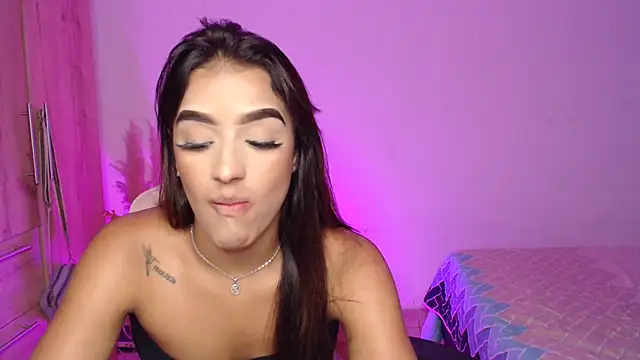 GiltRosebush online show from January 7, 2025, 11:14 pm