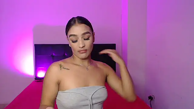 GiltRosebush online show from February 15, 2025, 10:10 pm