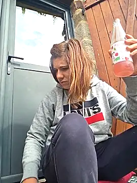 Lina lou4 online show from September 28, 2025, 9:25 am