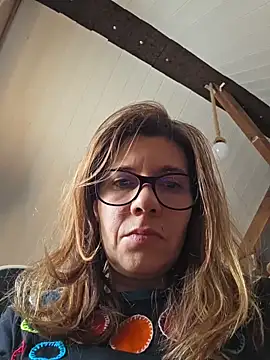 Snapshot of Lina_lou4 chatting on February 23, 2026, 2:03 pm Lina lou4 online show from February 23, 2026, 2:03 pm