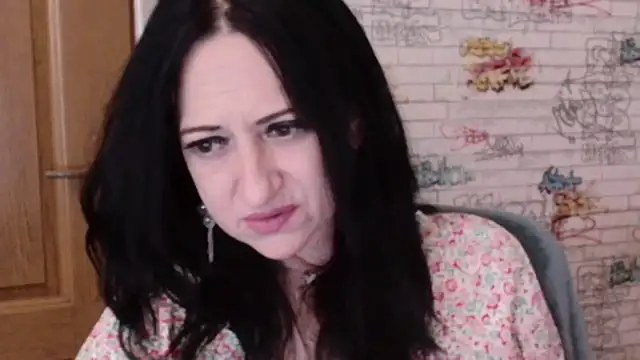 Snapshot of DebraMilf chatting on June 29, 2026, 1:12 am DebraMilf online show from June 29, 2026, 1:12 am