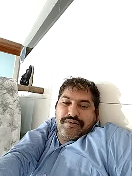 Snapshot of Amandev7 chatting on October 2, 2025, 2:40 am Amandev7 online show from October 2, 2025, 2:40 am