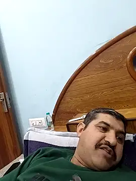 Snapshot of Amandev7 chatting on February 5, 2026, 3:55 am Amandev7 online show from February 5, 2026, 3:55 am