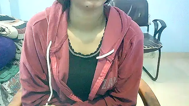 Snapshot of lovelydesi21 chatting on December 2, 2024, 8:41 am lovelydesi21 online show from December 2, 2024, 8:41 am