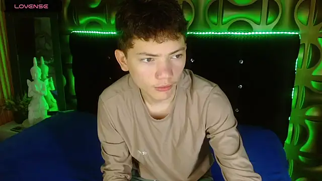 Snapshot of cruz_dante chatting on March 28, 2026, 7:24 pm cruz dante online show from March 28, 2026, 7:24 pm