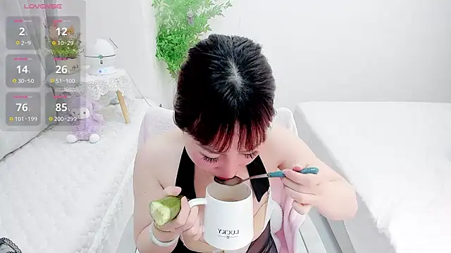 Vivian-6 online show from March 14, 2025, 12:54 am