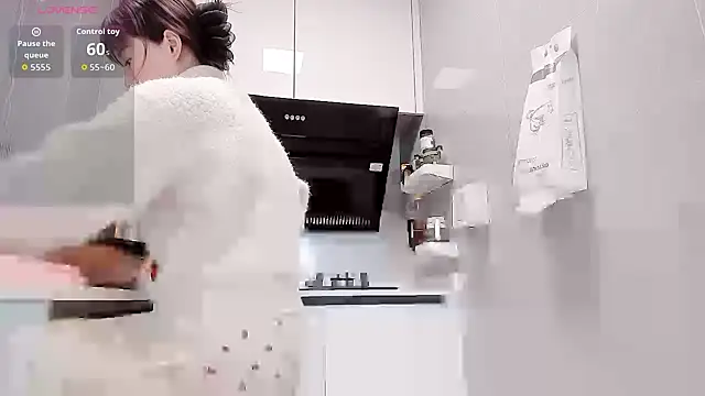 Vivian-6 online show from March 20, 2026, 1:10 am