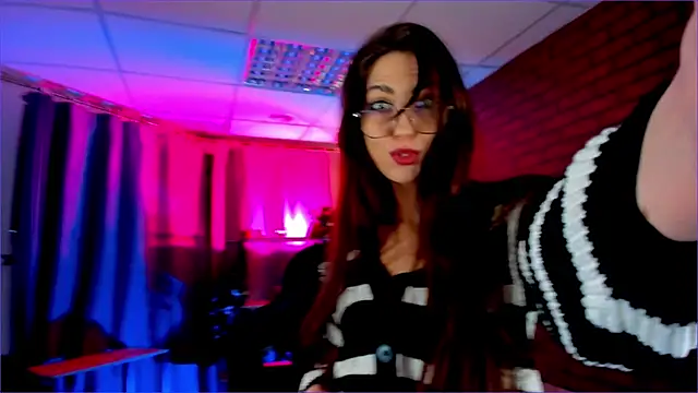 Snapshot of EmilyWilden chatting on December 29, 2024, 9:17 am EmilyWilden online show from December 29, 2024, 9:17 am