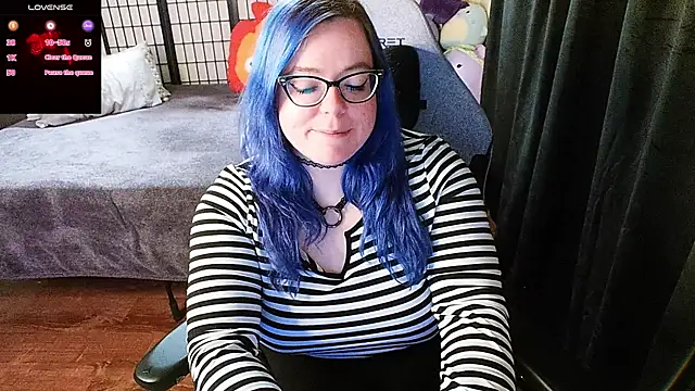 KiraSpitQueen online show from February 2, 2025, 5:32 am