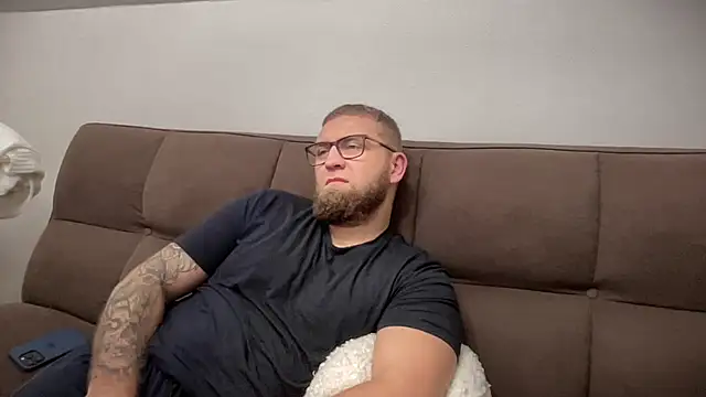 Bear bear  online show from December 26, 2024, 4:58 pm