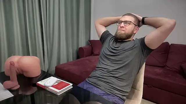 Bear bear  online show from March 10, 2025, 7:40 pm