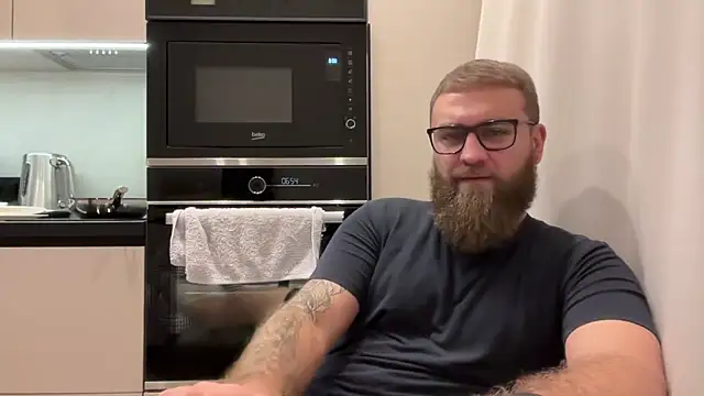 Bear bear  online show from November 23, 2025, 1:33 pm