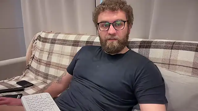 Bear bear  online show from May 11, 2026, 8:42 am