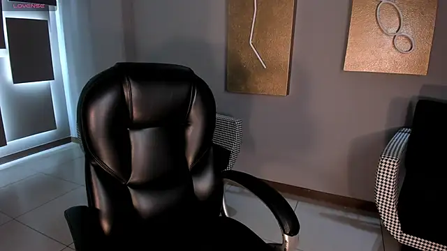 Snapshot of JuanitaClay chatting on October 31, 2025, 12:28 pm JuanitaClay online show from October 31, 2025, 12:28 pm