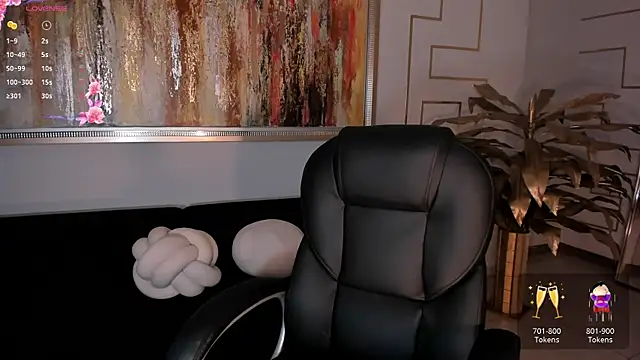 Snapshot of JuanitaClay chatting on November 20, 2025, 12:05 pm JuanitaClay online show from November 20, 2025, 12:05 pm