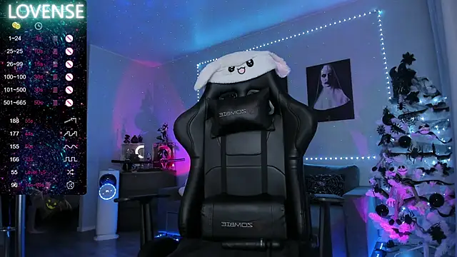 Snapshot of RachelQueen_ chatting on December 14, 2024, 1:38 pm RachelQueen online show from December 14, 2024, 1:38 pm