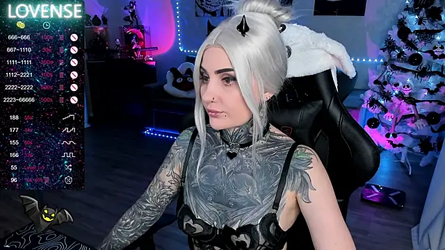 Snapshot of RachelQueen_ chatting on January 7, 2025, 5:20 pm RachelQueen online show from January 7, 2025, 5:20 pm