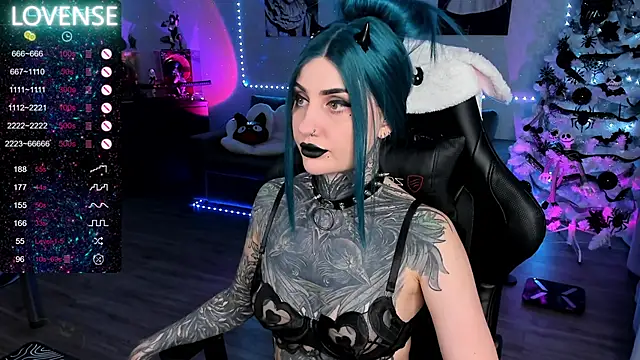 Snapshot of RachelQueen_ chatting on January 19, 2025, 6:31 am RachelQueen online show from January 19, 2025, 6:31 am