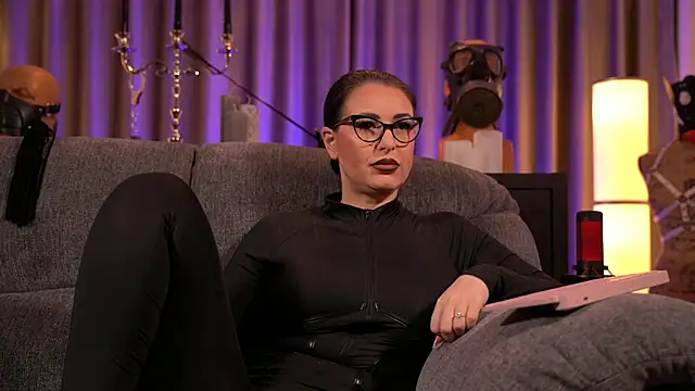 Snapshot of kelly_kent chatting on December 4, 2024, 12:08 am kelly kent online show from December 4, 2024, 12:08 am