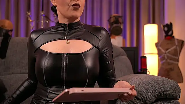 Snapshot of kelly_kent chatting on December 4, 2024, 3:15 am kelly kent online show from December 4, 2024, 3:15 am