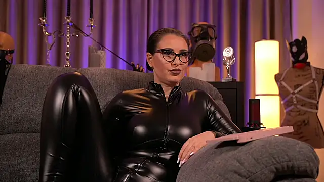 Snapshot of kelly_kent chatting on December 8, 2024, 3:21 am kelly kent online show from December 8, 2024, 3:21 am