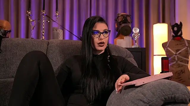 Snapshot of kelly_kent chatting on December 13, 2024, 10:55 pm kelly kent online show from December 13, 2024, 10:55 pm