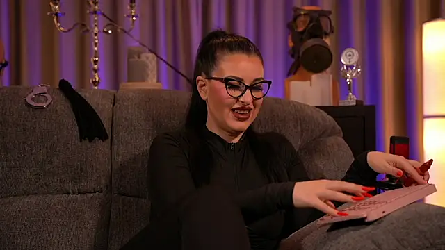 Snapshot of kelly_kent chatting on February 13, 2025, 10:44 am kelly kent online show from February 13, 2025, 10:44 am