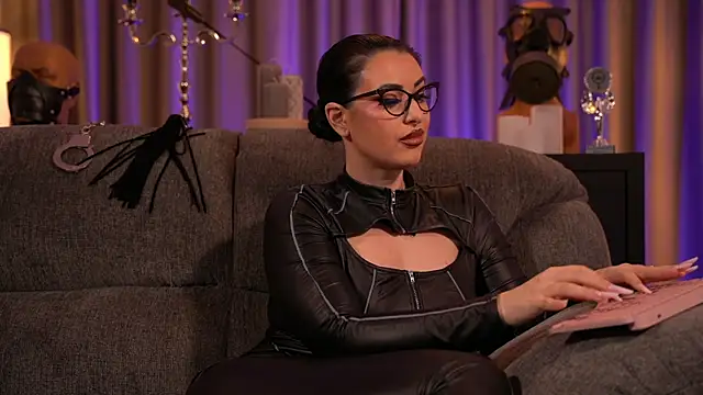 Snapshot of kelly_kent chatting on March 9, 2025, 6:28 am kelly kent online show from March 9, 2025, 6:28 am