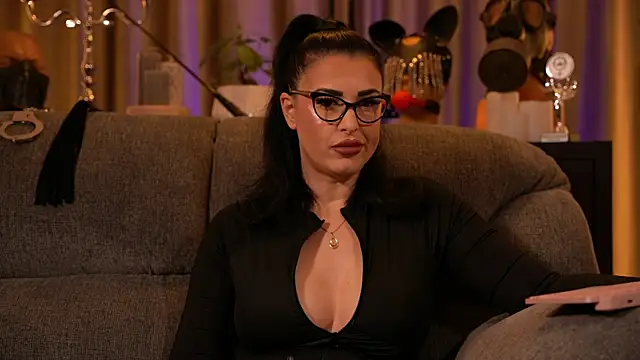 Snapshot of kelly_kent chatting on November 7, 2025, 12:10 am kelly kent online show from November 7, 2025, 12:10 am