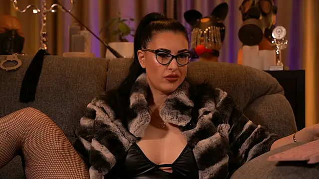 Snapshot of kelly_kent chatting on November 8, 2025, 12:22 am kelly kent online show from November 8, 2025, 12:22 am