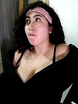 Snapshot of francesca_baker1007 chatting on February 2, 2025, 9:45 pm francesca baker1007 online show from February 2, 2025, 9:45 pm